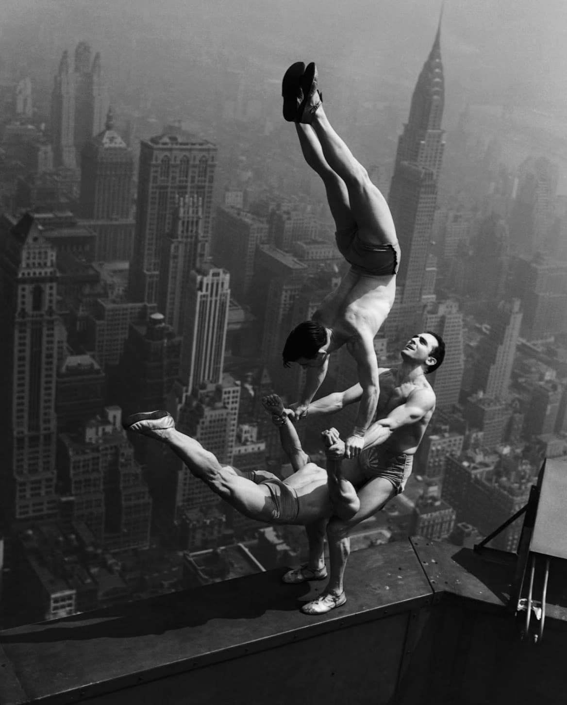 acrobats on empire state building 1934